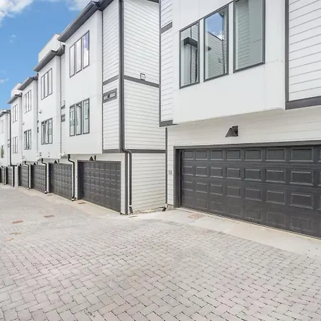 Four Bedroom In Oceola Avenue