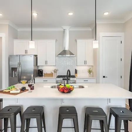 Four Bedroom In Oceola Avenue