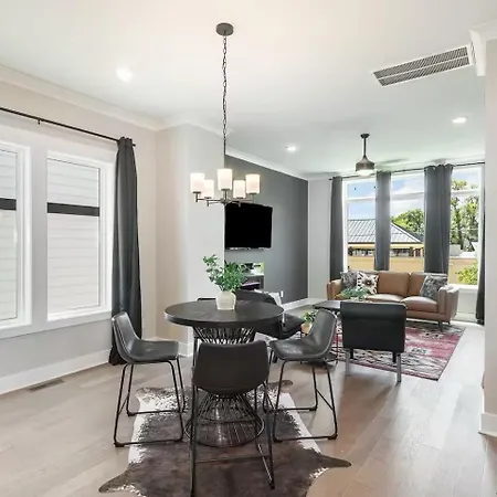 Apartment Four Bedroom In Oceola Avenue