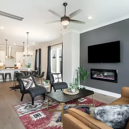 Apartment Four Bedroom In Oceola Avenue *