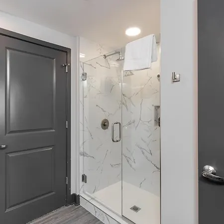 Apartment Modern 2Br Near Domain & Tech *