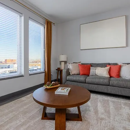 2Br Luxe Near Downtown