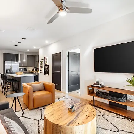 Sleeps 18 3 Modern Midtown W Gym Pool Walkable To Shops Eats