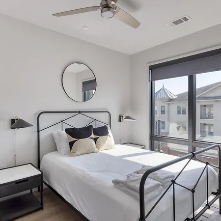 Sleeps 18 3 Modern Midtown W Gym Pool Walkable To Shops Eats Nashville