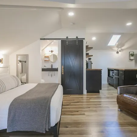 The Groove Chic Loft In Music *