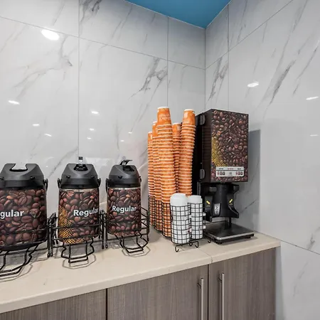 Comfort Downtown - Music Center Inn 4*