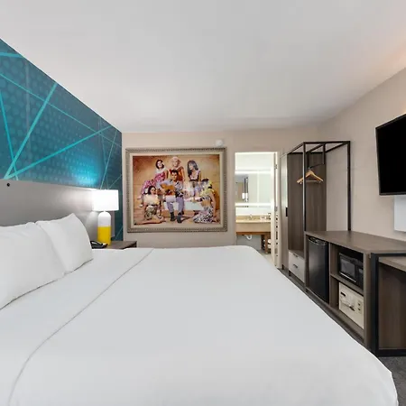 Inn Comfort Downtown - Music Center 4*