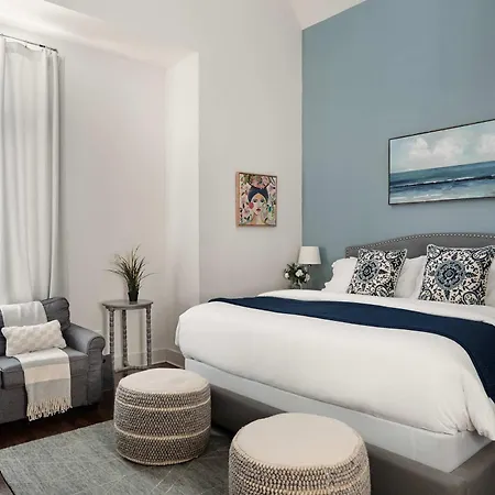 Perfect Cma Fest Hq, Rooftop 10 Mins To Downtown, Garage, Ping Pong, Karaoke, Axe Throwing, Shuffleboard, 10 Mins To Broadway, 5 Mins To Five Points, Perfect For Bachelors Or Bachelorettes, 24 Hr Hospitality Nashville