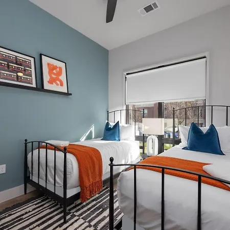2 Modern In Heart Of Midtown Walkable Location Patio Pool Gym * Nashville