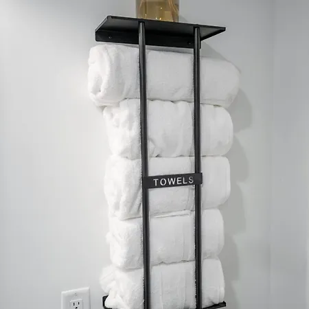 Apartment Luxe 2 Bed 2 Bath