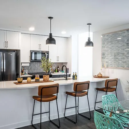 Luxe 2 Bed 2 Bath