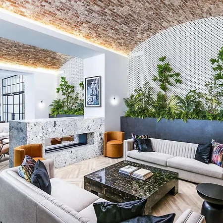 Apartment Luxe 2 Bed 2 Bath *