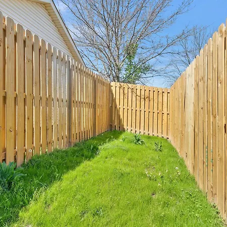Holiday home Cute, Charming, West Nash,1 Bed 1bath , Private Fenced Yard Nashville