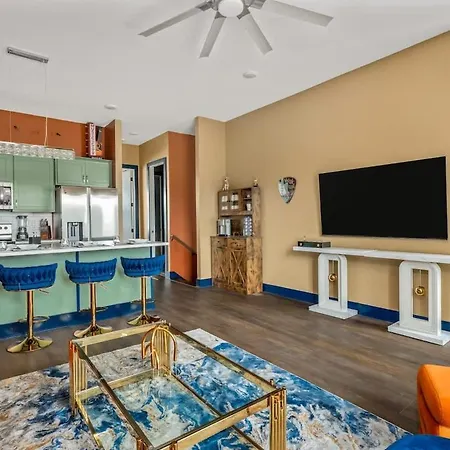 Chic Oasis 2 Miles From Dt - Pool Table - B-dashy Holiday home Nashville