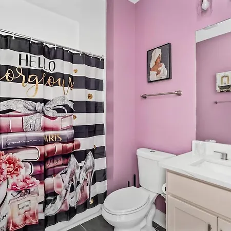 Diva Glam - Luxe - Dt 2miles - 8 Q Beds - Wow