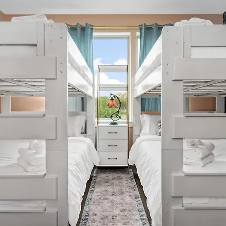 Holiday home Bloom Haus Dt 2miles - 8 Q Beds - Rooftop - Omg *