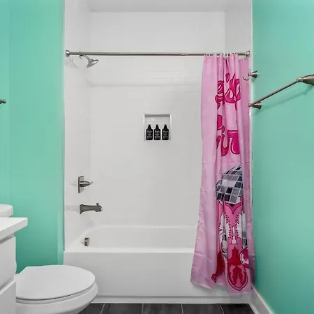 Disco Cowgirl Broadway 2miles - 8 Q Beds - Rooftop - Omg Holiday home Nashville