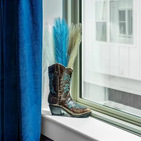 Disco Cowgirl Broadway 2miles - 8 Q Beds - Rooftop - Omg Holiday home *