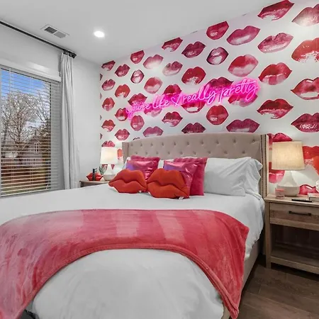 Holiday home 14 Bed Luxe Retreat With Game & Perfect For Large Groups! *