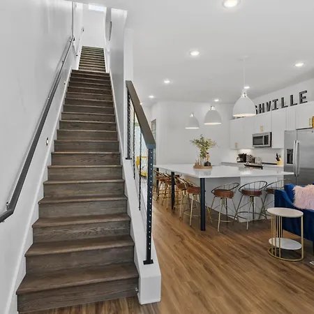 Holiday home 3 Miles To Broadway -garage, Patio, Walk To Shops Nashville