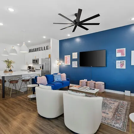 3 Miles To Broadway -garage, Patio, Walk To Shops