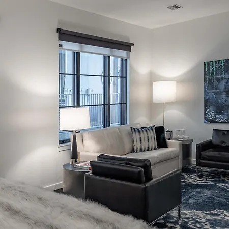 Apartment 121 Floor 2 Buyout By Avantstay Entire Second Floor Buyout Of 121 Sleeps 18 *