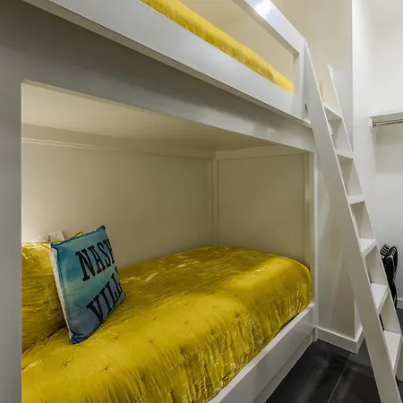 121 Floor 2 Buyout By Avantstay Entire Second Floor Buyout Of 121 Sleeps 18 Apartment *