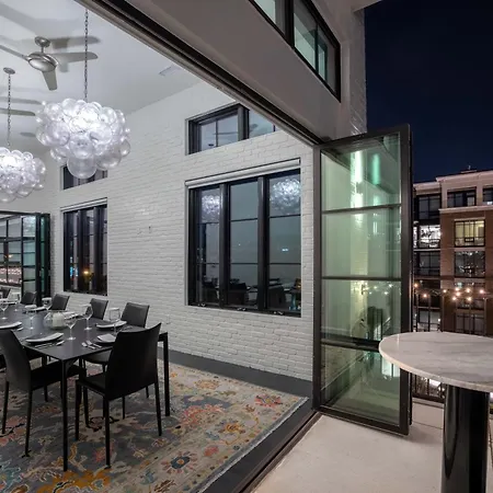 121 Floor 2 Buyout By Avantstay Entire Second Floor Buyout Of 121 Sleeps 18 * Nashville