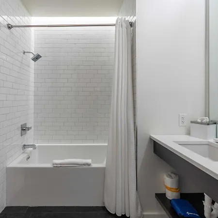 121 Floor 2 Buyout By Avantstay Entire Second Floor Buyout Of 121 Sleeps 18 Apartment *