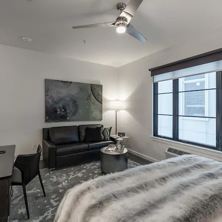 121 Floor 2 Buyout By Avantstay Entire Second Floor Buyout Of 121 Sleeps 18 Nashville