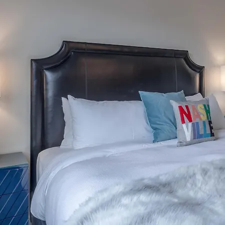 121 Floor 2 Buyout By Avantstay Entire Second Floor Buyout Of 121 Sleeps 18 Apartment *