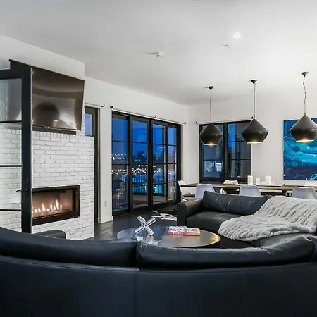 Apartment 121 Floor 2 Buyout By Avantstay Entire Second Floor Buyout Of 121 Sleeps 18 *