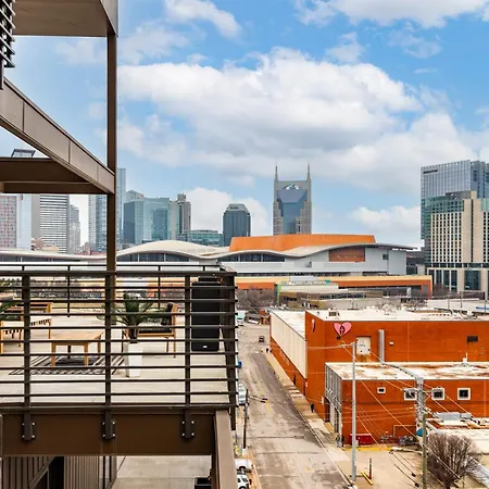 Penthouse Luxury With Pool Patio And View Walk To Broadway Holiday home *