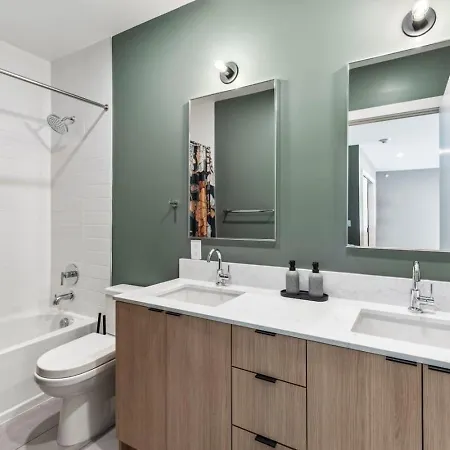 Penthouse Luxury With Pool Patio And View Walk To Broadway Nashville
