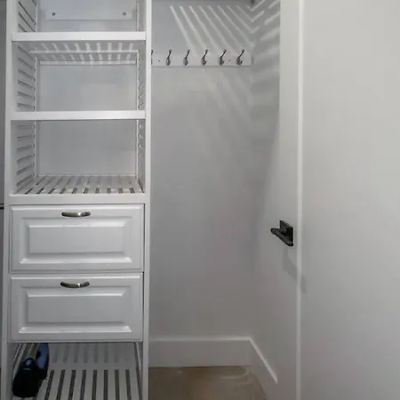 Unique Executive & Workspace Apartment *