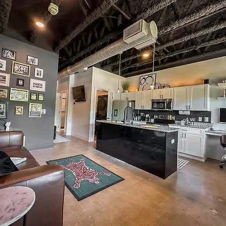 Unique Executive & Workspace Nashville