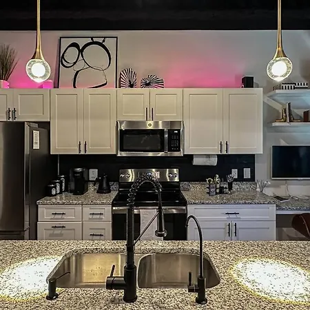 Unique Executive & Workspace Apartment Nashville