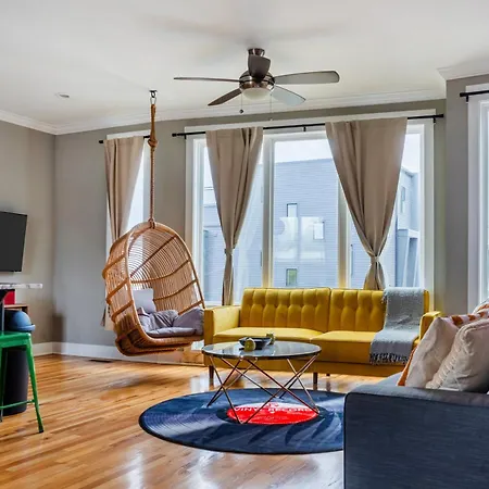 Modern Townhouse Rooftop Garage Holiday home