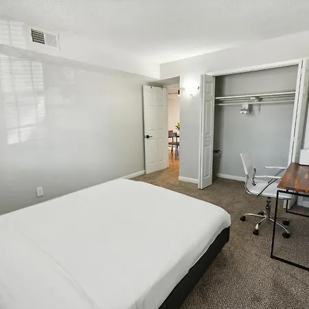 Brentwood A2 I Cozy & Comfy I 2bd I Free Parking *