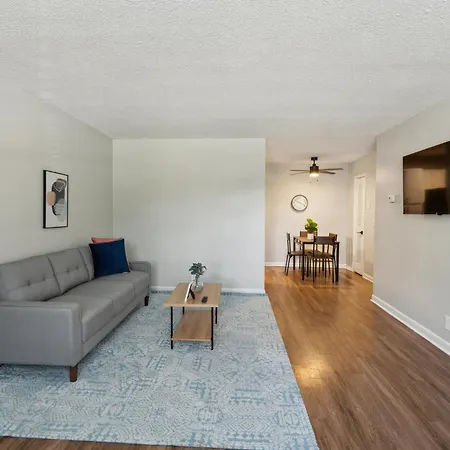 Brentwood A2 I Cozy & Comfy I 2bd I Free Parking