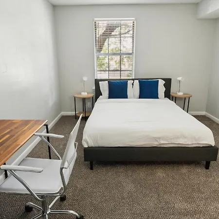 Brentwood A2 I Cozy & Comfy I 2bd I Free Parking Apartment *