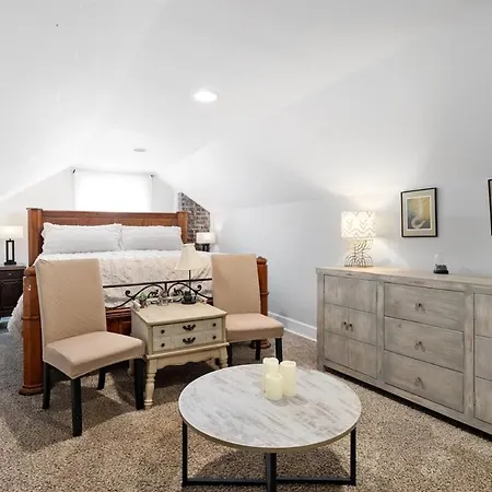 The Woods Cozy 3br Near Downtown *