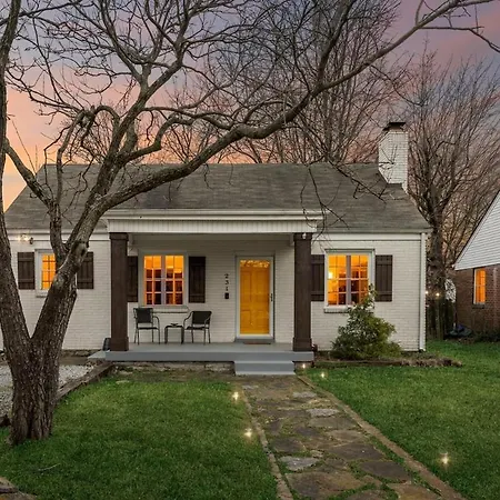 The Woods Cozy 3br Near Downtown Holiday home Nashville