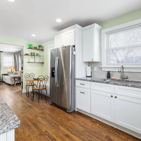 Holiday home The Woods Cozy 3br Near Downtown