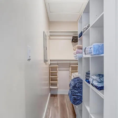 Beautiful, Enchanting, Private, 1 Bedroom 1 Bath Apartment