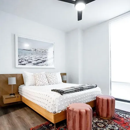 Cental Luxe 2 Bed 2 Bath