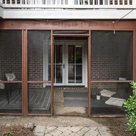 Holiday home Luxe Large With Movie Room, Hot Tub, Garage Nashville