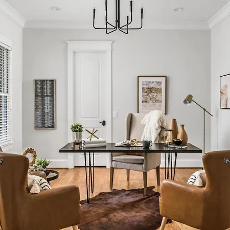 Luxe Large With Movie Room, Hot Tub, Garage