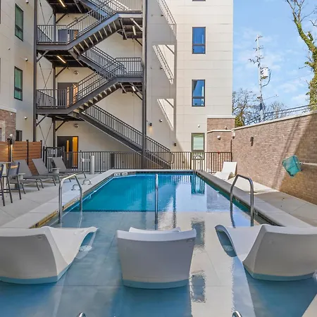 Upscale Music Row Corner Unit With Patio Rooftop With View And Gym *