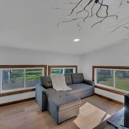 River Rustic Retreat - 15 Mins From Dt *